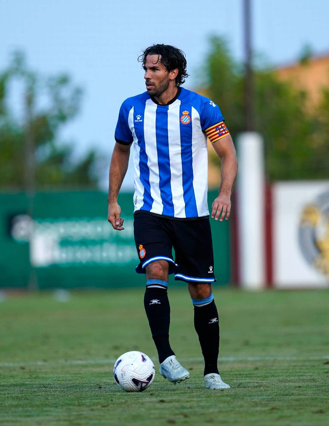 Camiseta RCD Espanyol local 2026/27 - vista de modelo